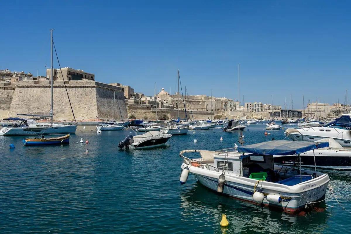 Modern Apt Kalkara Seafront! Buitenkant foto