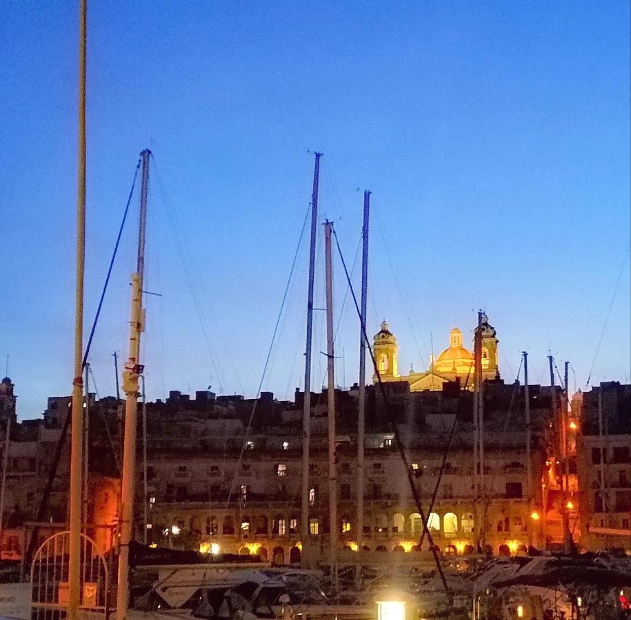 Modern Apt Kalkara Seafront! Buitenkant foto
