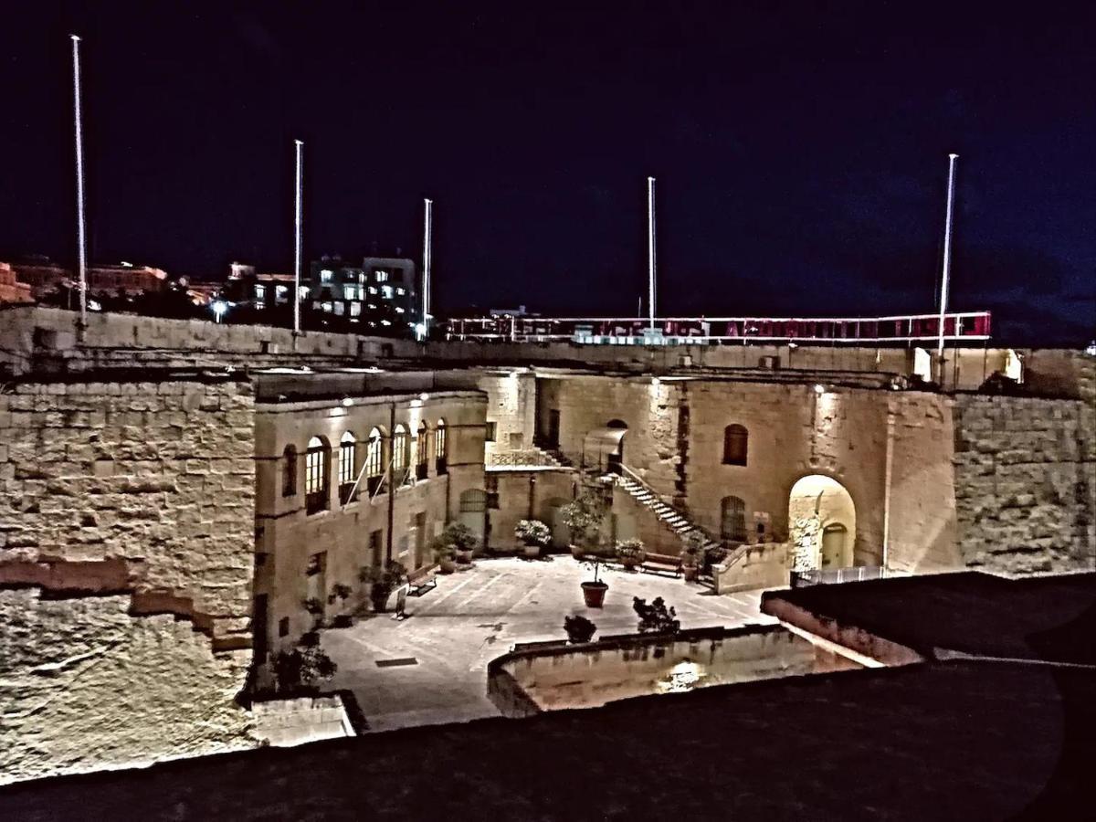 Modern Apt Kalkara Seafront! Buitenkant foto